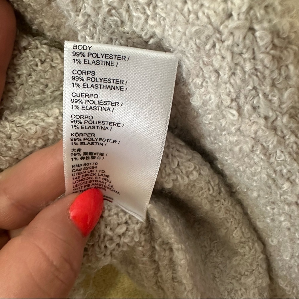 BDG Polyester Cardigan Size Small NWT - Picture 3 of 6